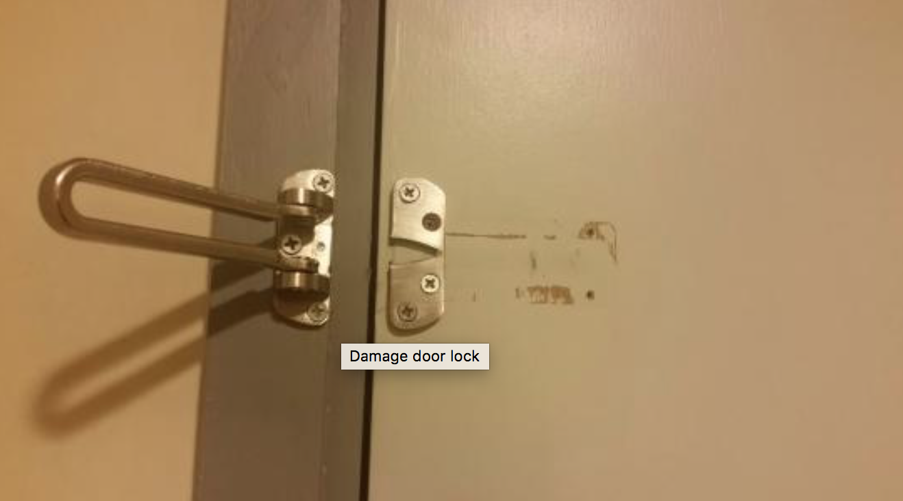 Esempio di serratura difettosa o danneggiata da riparare per vendere bene la casa